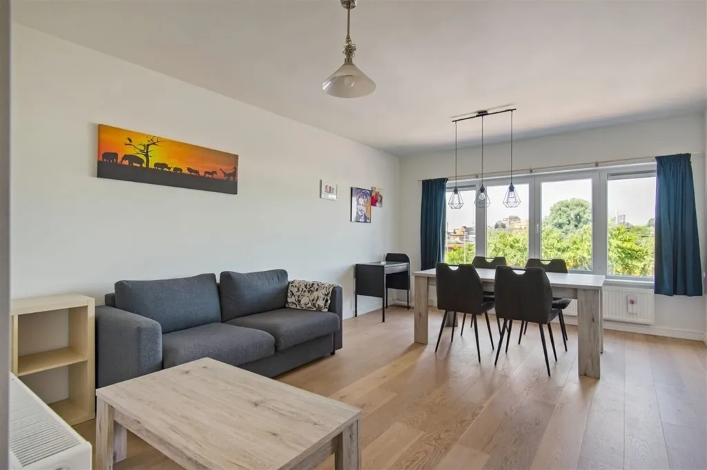 Séjour - Appartement Rénové avec Garage à Lier