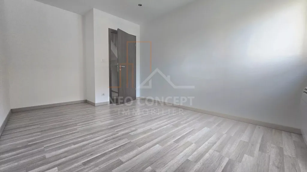 Toad - Triplex Flat with Terrace in Quiet Copropriété