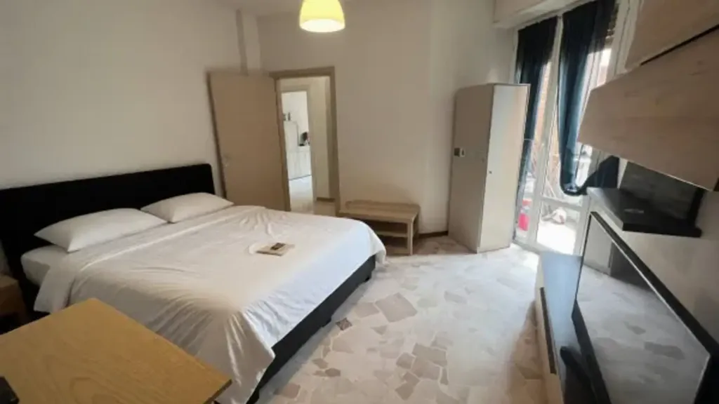 Chambres - Trilocale with Balcony in Grigioni, Milan