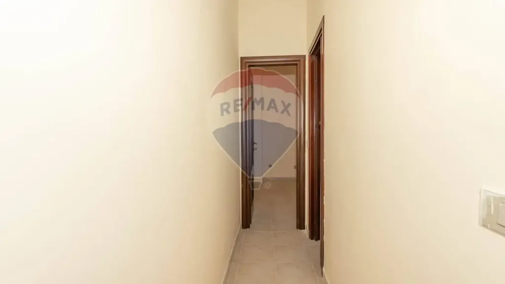 Esik - Ground Floor Apartment with Private Courtyard in Augusta