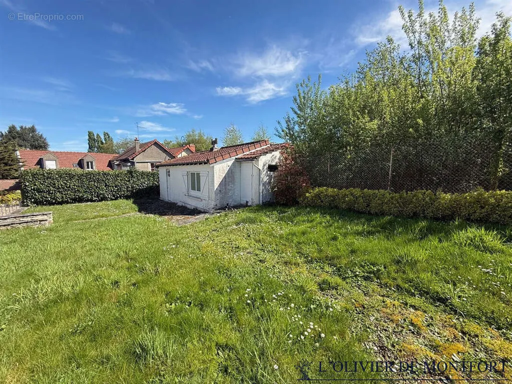Garden - Constructible Plot with Balcony in Méré