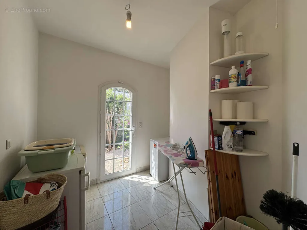 Buanderie - Villa avec Piscine dans un Secteur Calme à La Grande-Motte