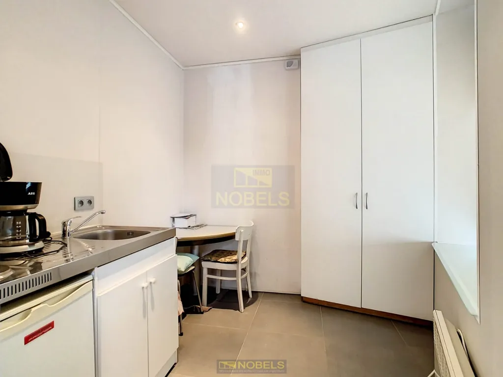 Cuisine - Local commercial avec appartement à Dikkelvenne