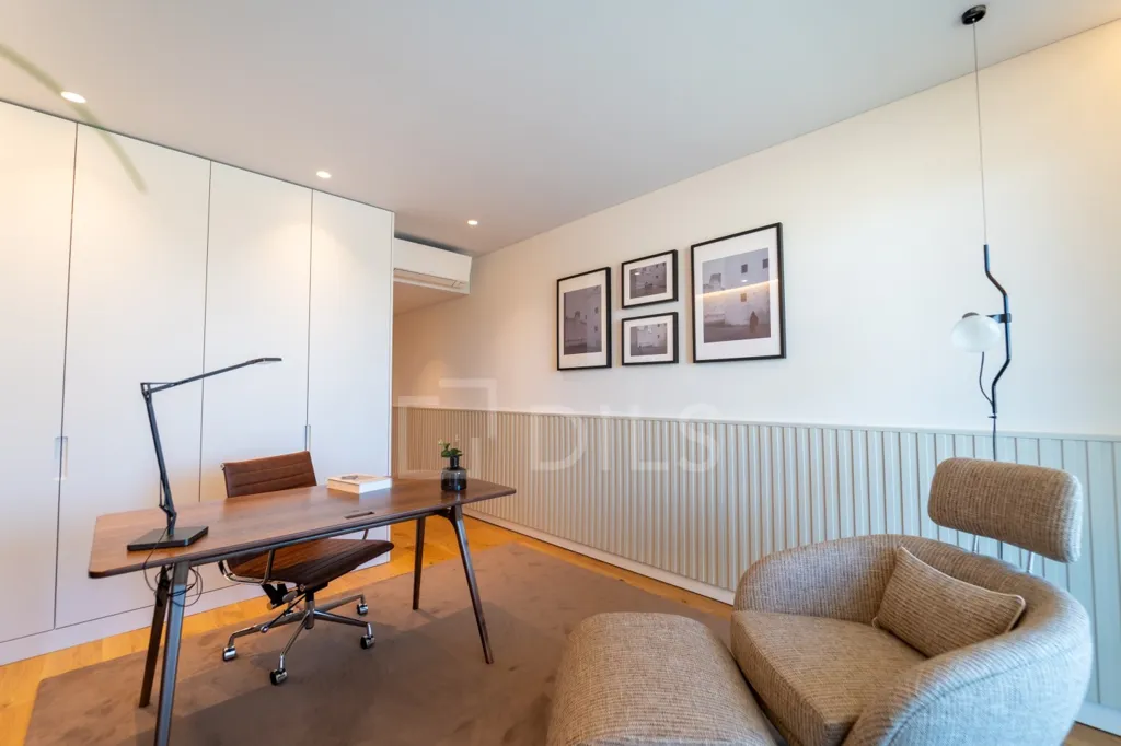 Bureau - T3 Apartment with River View in Vila Nova de Gaia