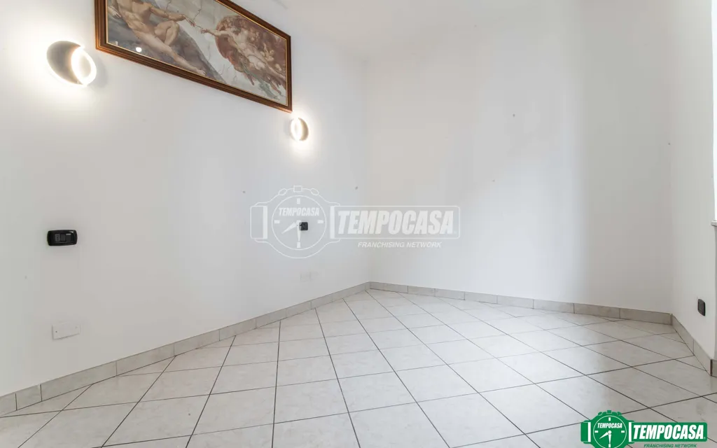 Ingresso - Rustic-Style Flat with Balcony in Cerro Maggiore