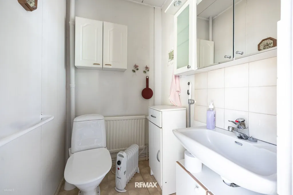 Salles de bain - Maison 4 pièces à FI