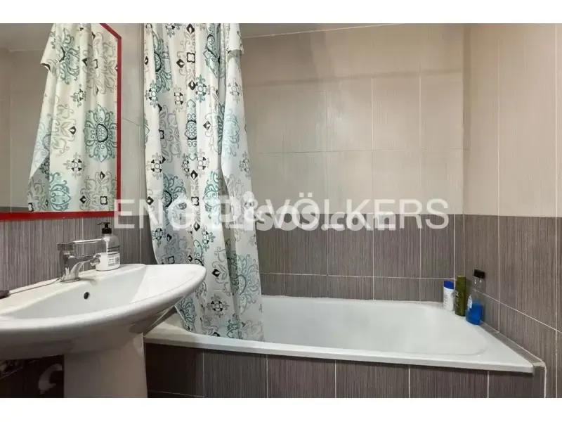 Vannitoad - Apartment with Garage in Russafa–Eixample, Valencia