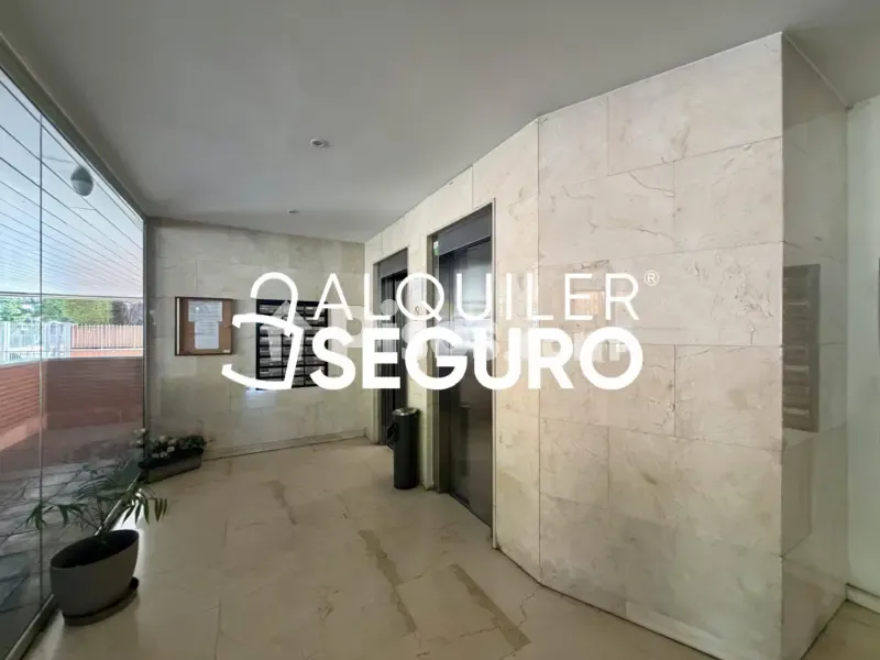 Esik - Spacious Flat with Terrace in Usera