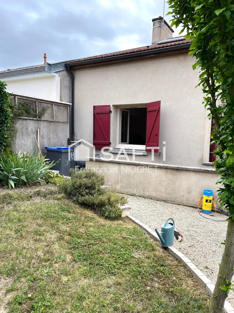 Garden - City House with Garden in Genlis