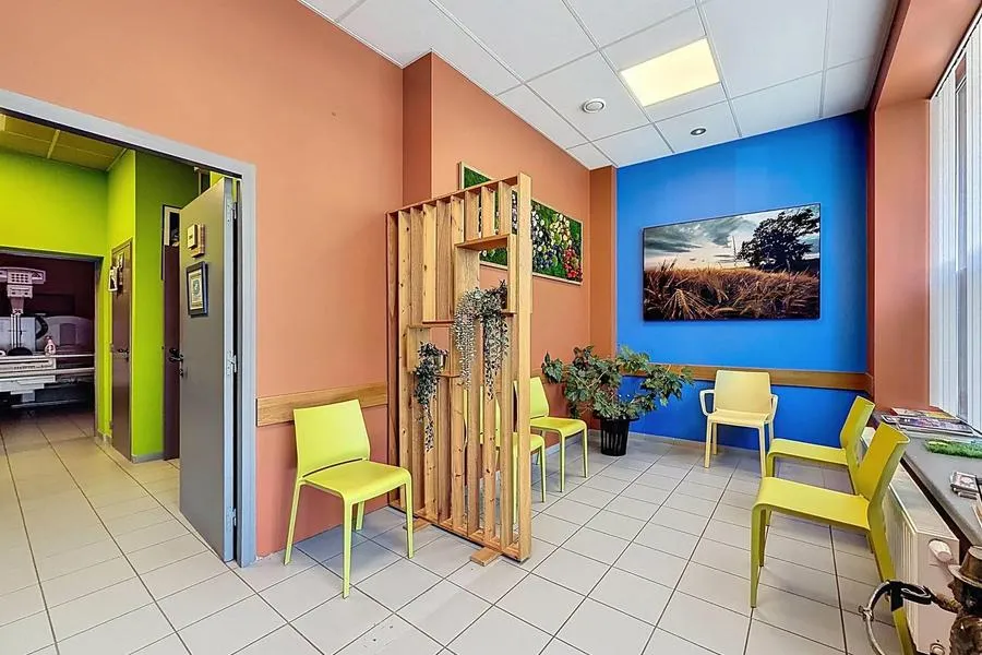 Entrée - Immeuble Mixte avec Parking à Ciney