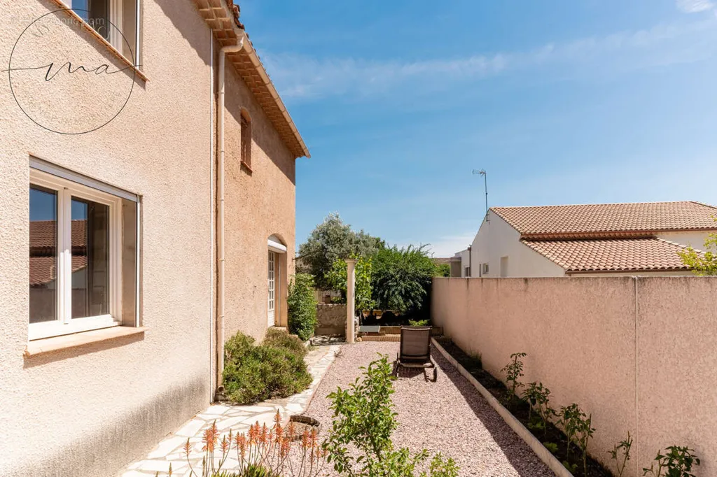 Giardino - Provençal Style House with Pool in Lignan-sur-Orb