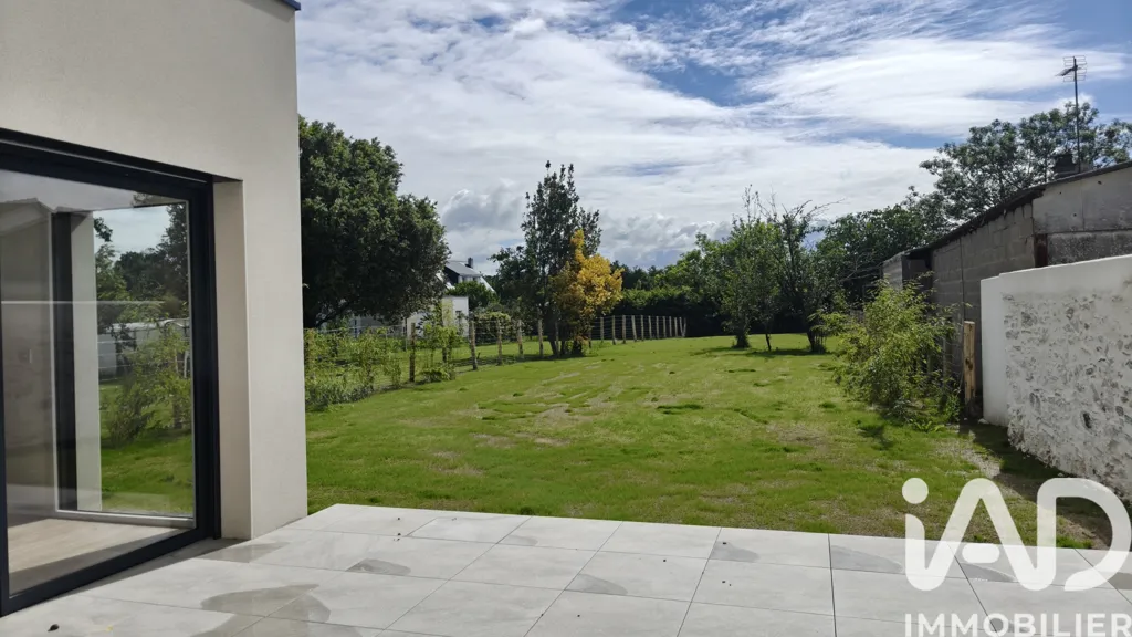 Jardin - Maison Contemporaine avec Terrasse à Couëron