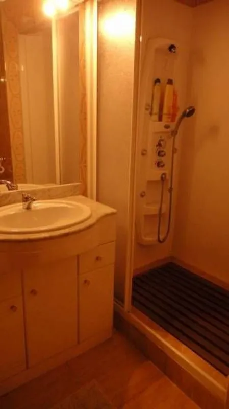 Salles de bain - Luxury House with Terrace in Cornellà de Llobregat