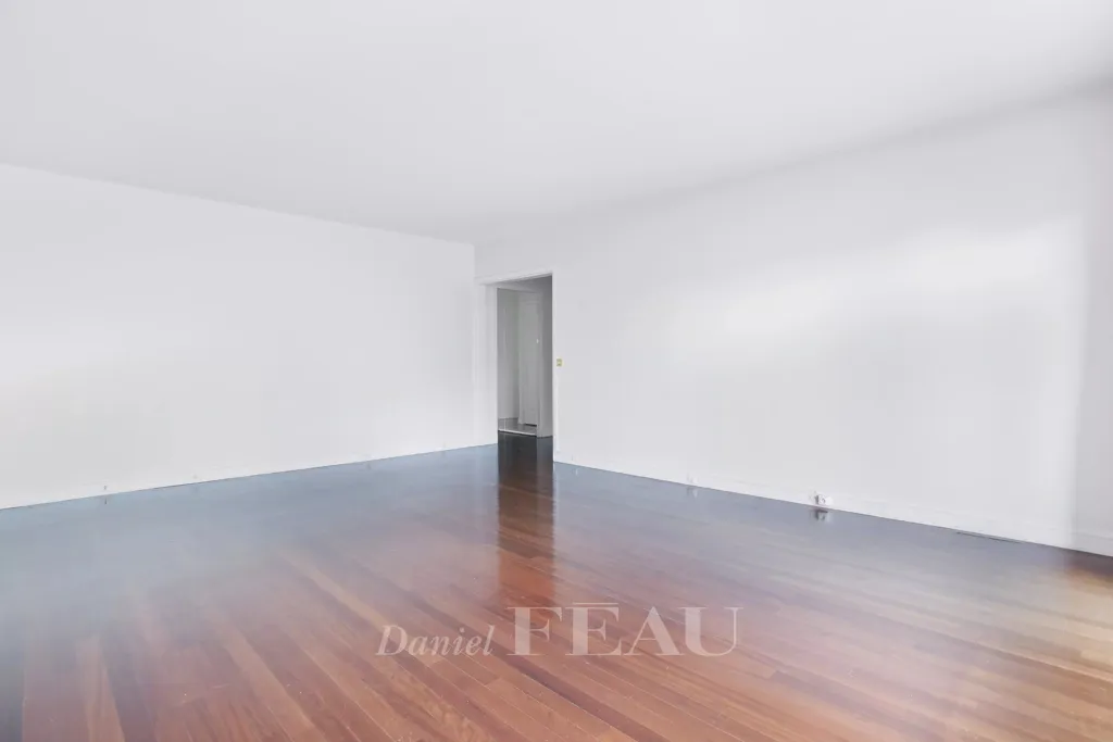 Toad - Flat with Balconies in Neuilly sur Seine