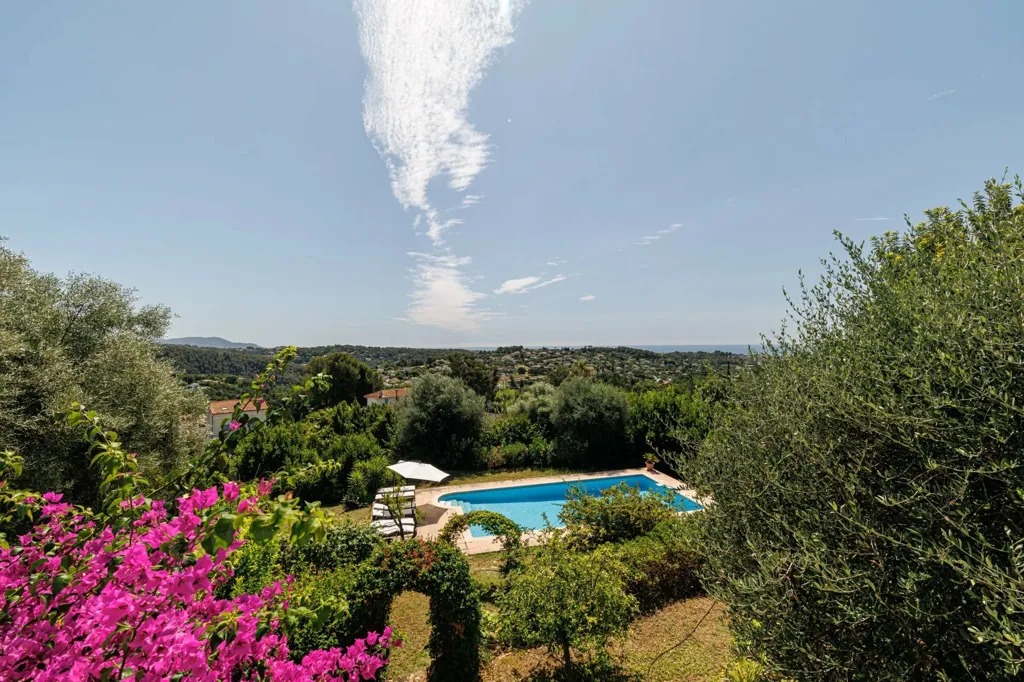 Bassein - Charming 1920s Villa with Pool in Vence