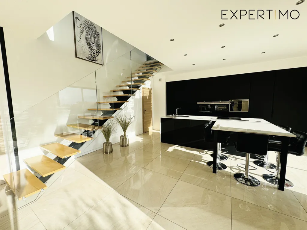 Cucina - Architectural Villa with Pool in Saint-Jean-de-Moirans