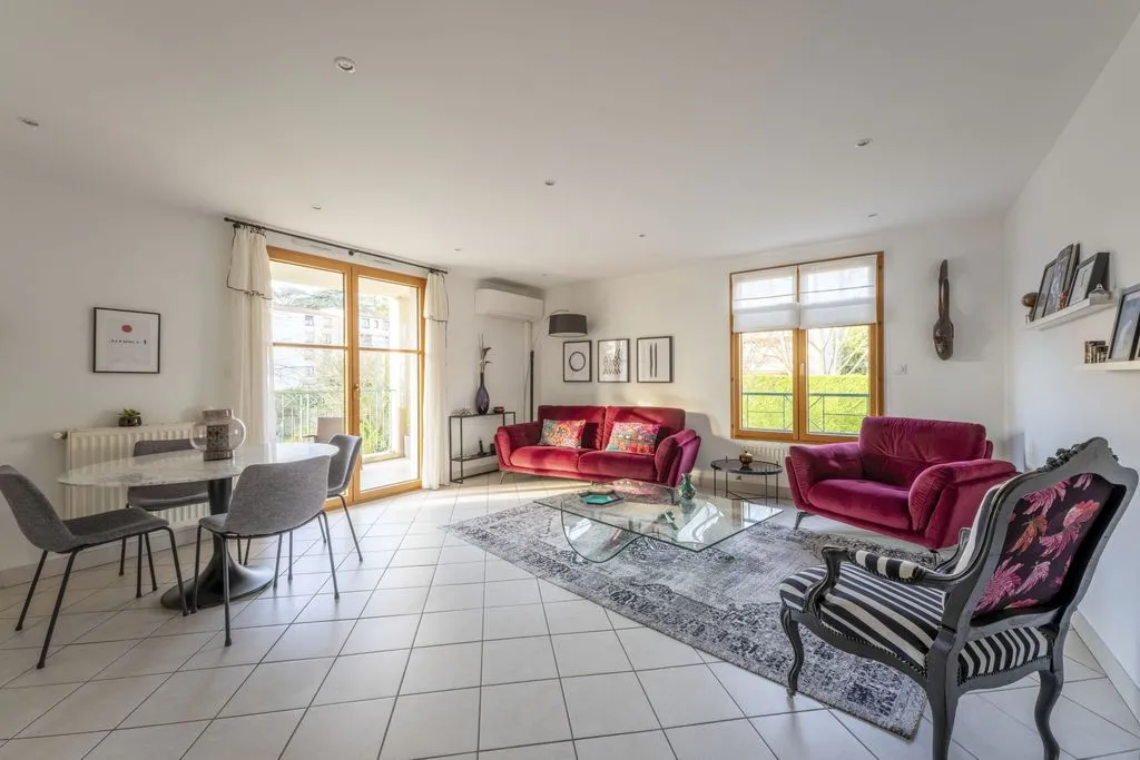 Séjour - Appartement Luxueux avec Terrasse à Tassin-la-Demi-Lune