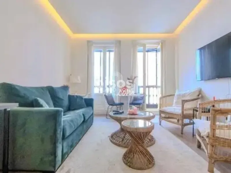 Living Room - Apartment with Balcony in Calle Mayor, Madrid