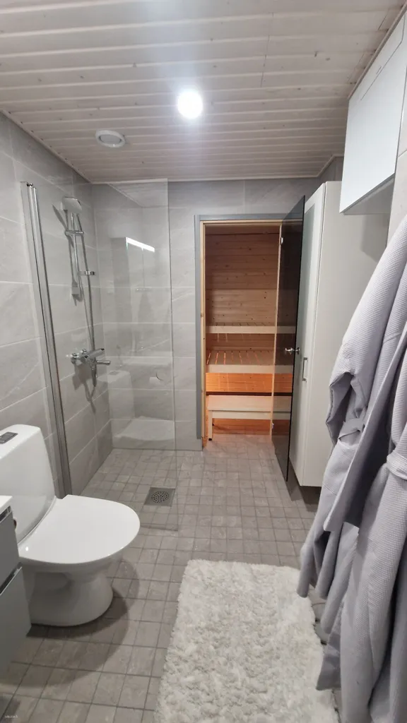Salles de bain - Modern Corner Flat with Balcony in Espoo