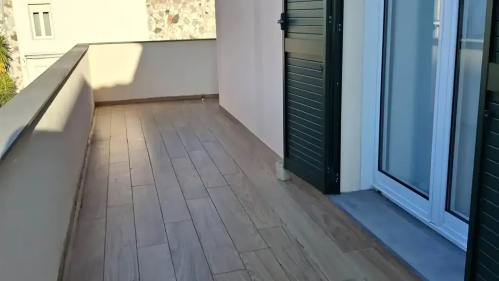 Rõdu - Newly Built Apartment with Terrace in Sarzana