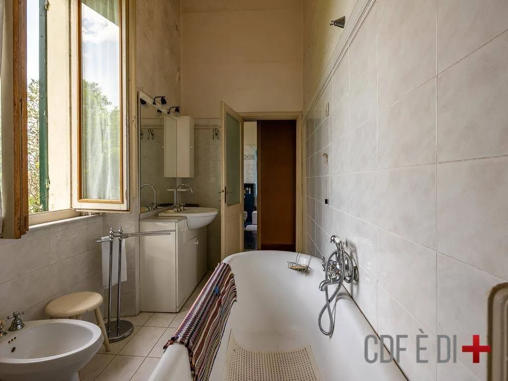 Salles de bain - Historic Villa with Enclosed Garden in Greccio