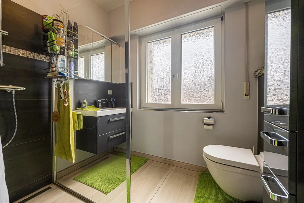 Bathrooms - Spacious Maison with Garden in Soleuvre