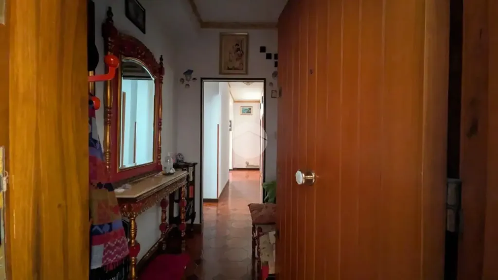 Entrée - 5-Room Apartment with Balcony in Palermo