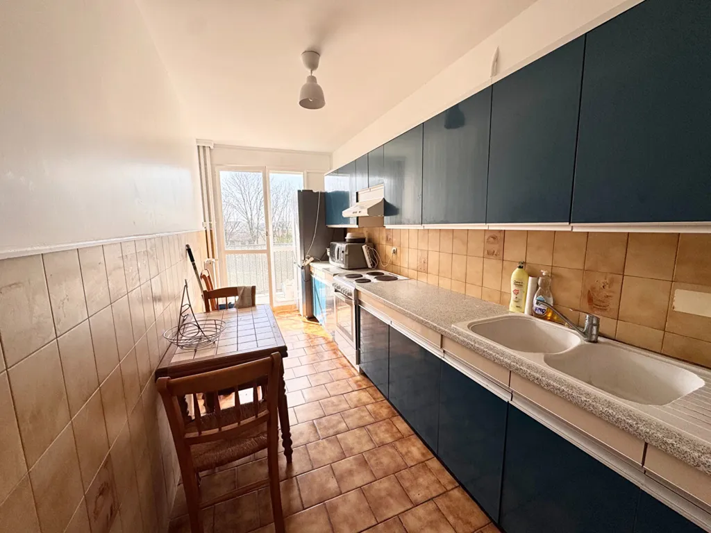 Cucina - 4-Piece Flat with Balcony in Viry-Châtillon