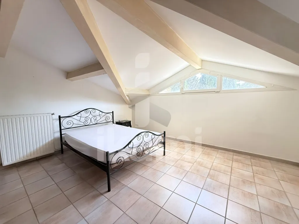 Chambres - Maison avec terrasse et jardin au centre de Romans-sur-Isère