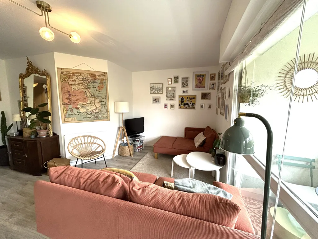 Séjour - Appartement 2 Chambres avec Balcon à Rennes