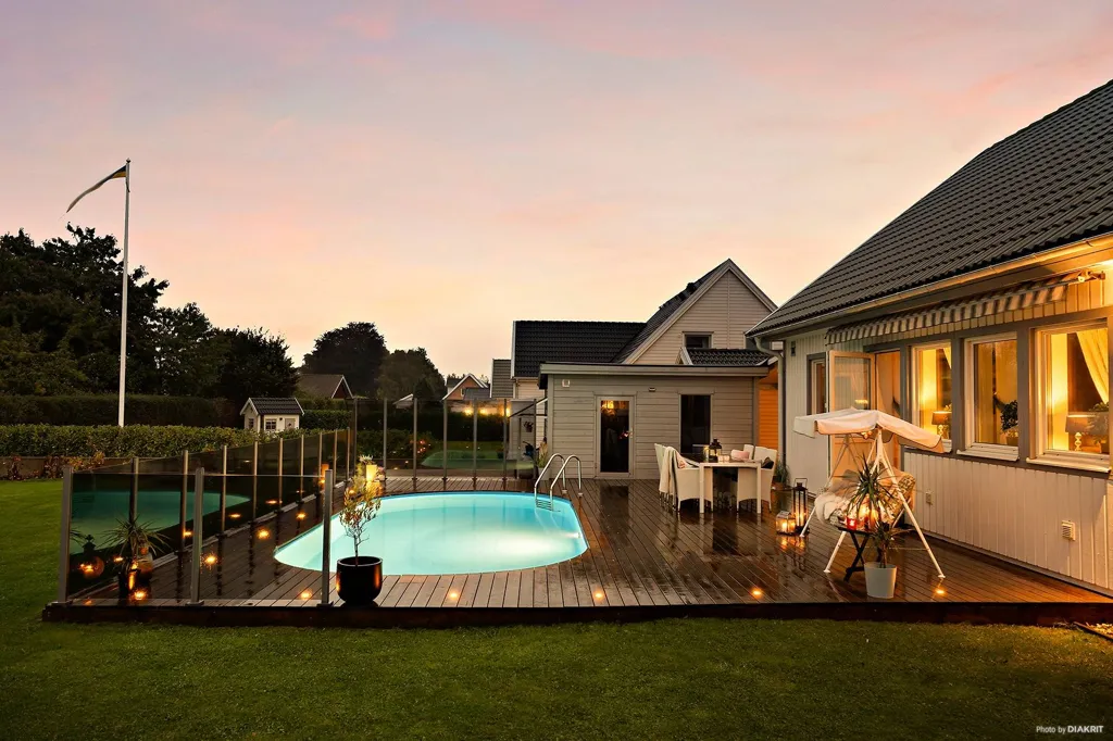 Bassein - Modern Villa with Pool in Påarp