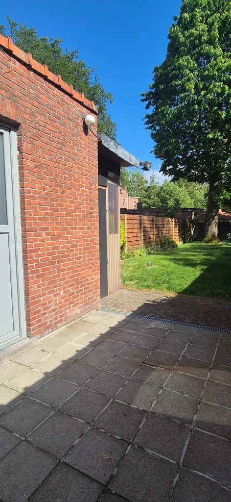 3 magamistoaga maja asukohas Turnhout