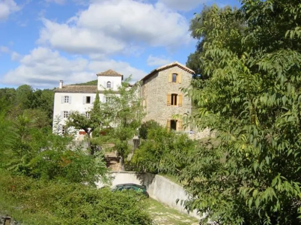 Extérieur - Mas du 18e avec 6 Appartements et Piscine à Alès