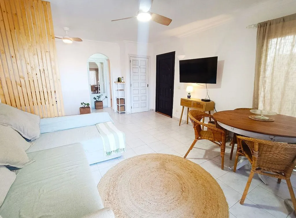 Elutuba - 1-Bed Flat with Pool in Golf del Sur