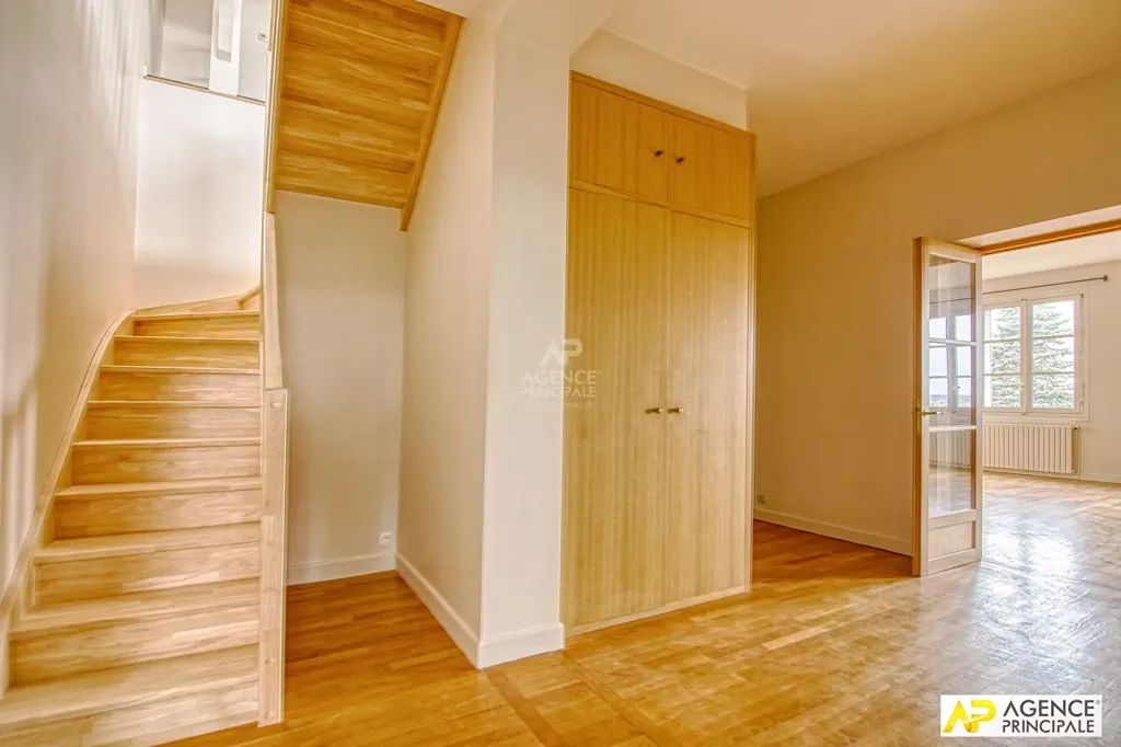 Pièces - Appartement Duplex avec Jardin à Versailles