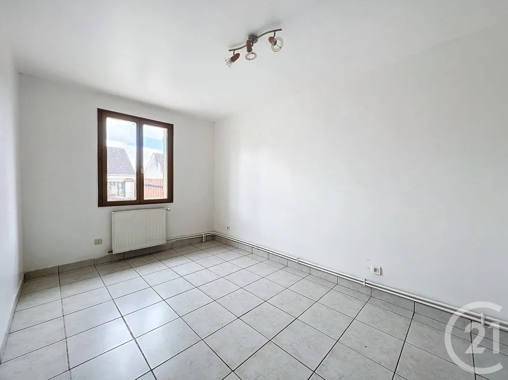 Toad - Duplex House with Garden in Gouaix