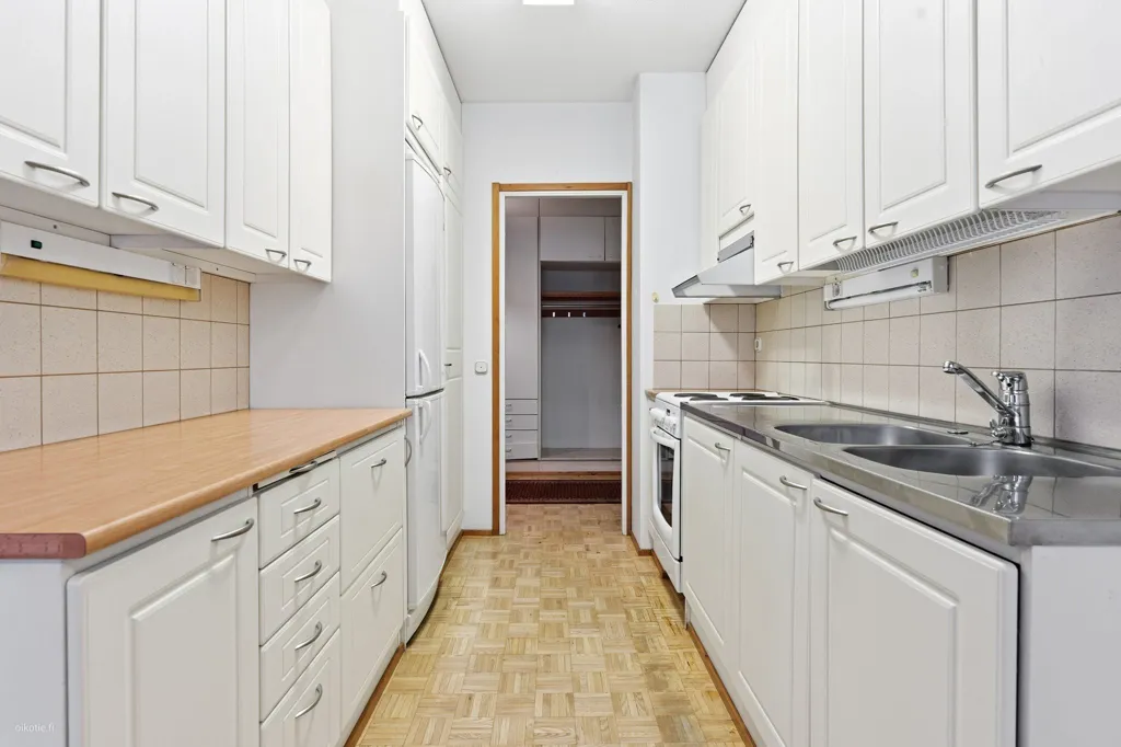 Cuisine - Apartment with South-Facing Balcony in Joensuu