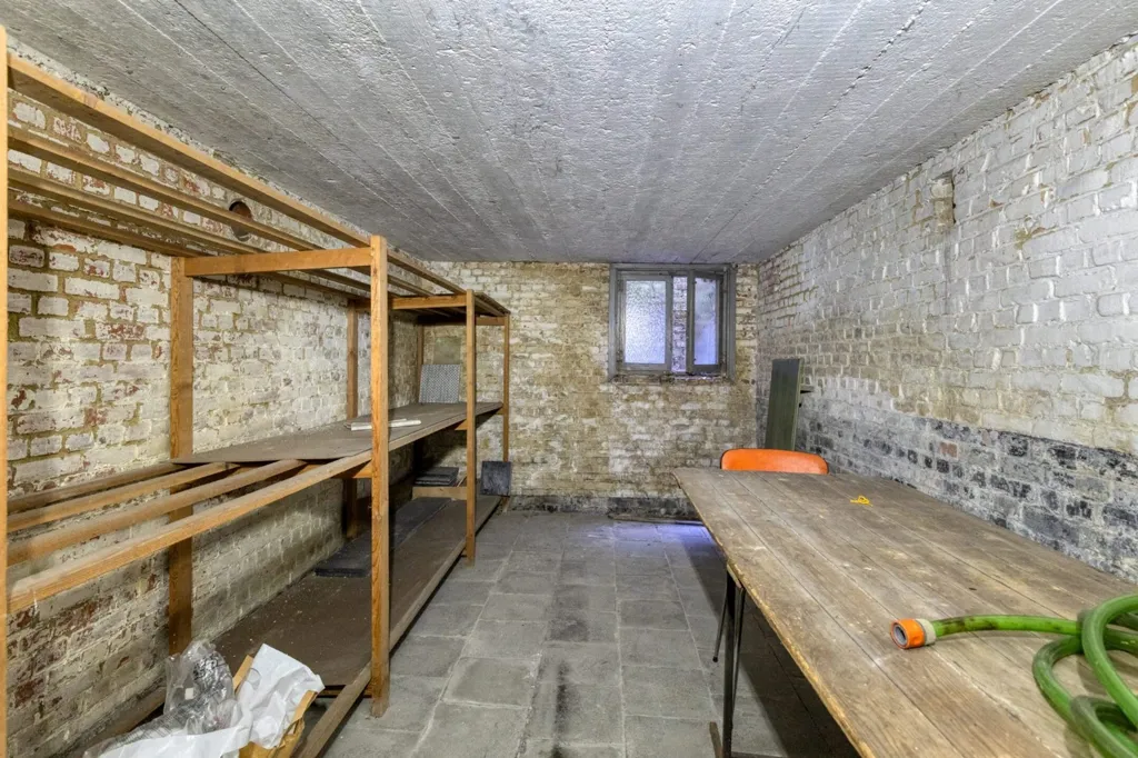 Pesuköök - Renovatable Shop-Residence in Herentals