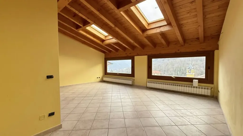 Toad - Rustic-Style Apartment with Panoramic View in Casazza