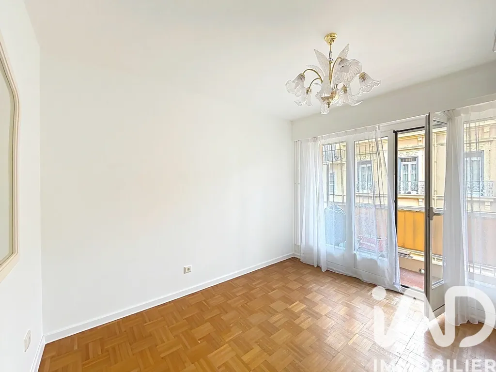 Toad - City Centre Apartment with Balcony in Menton