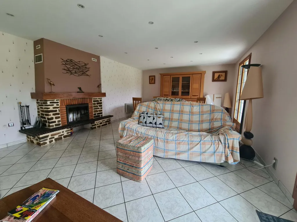 Séjour - Maison de Plain-Pied avec Garage Double près de Périgueux