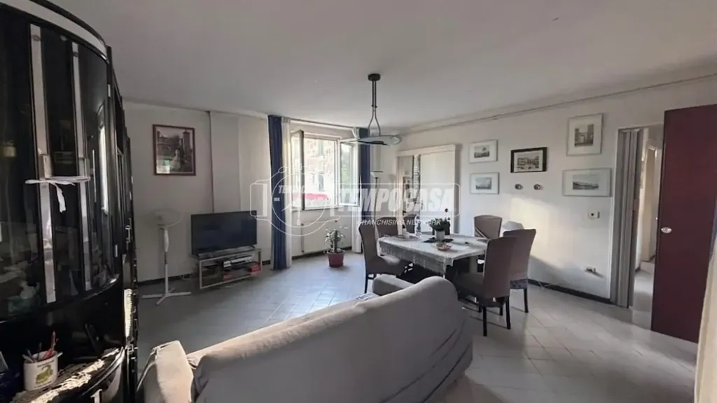 Soggiorno - Quadrilocale with Private Courtyard in Naples