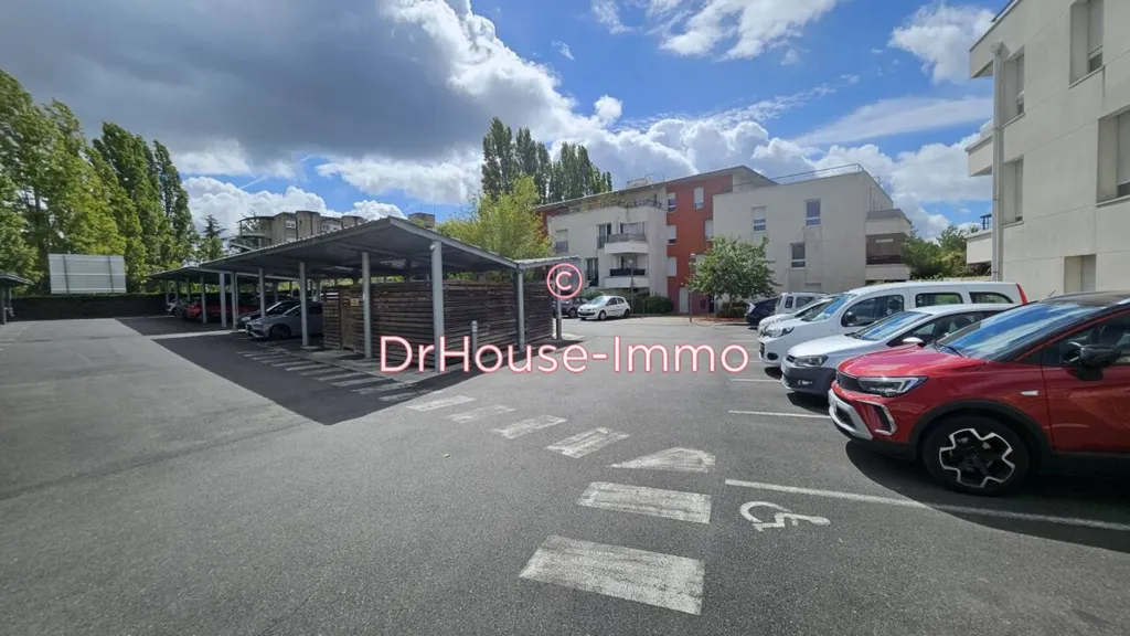Extérieur - Box de Parking Sécurisé à Savigny-le-Temple