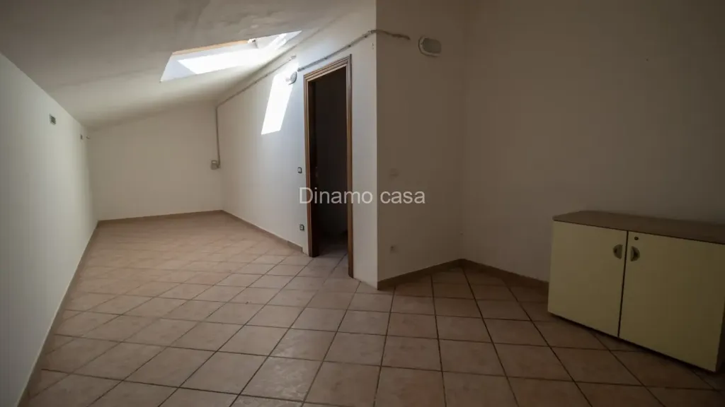 Pièces - Apartment with Industrial Warehouse in Carmignano