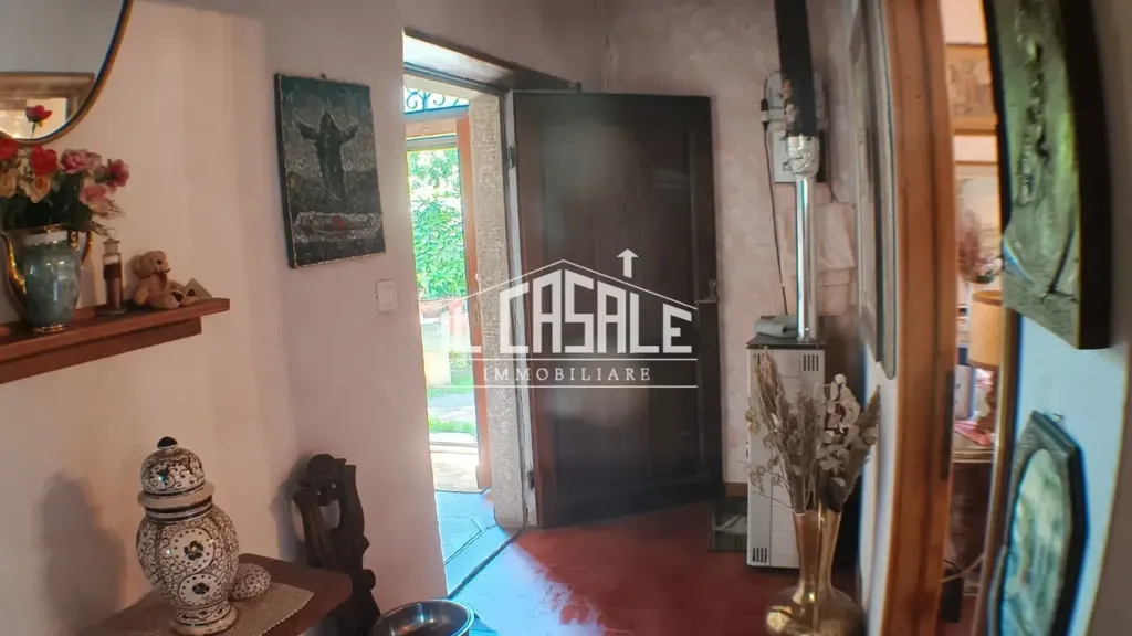 Hallway - Rustic Cottage with Garden in Londa