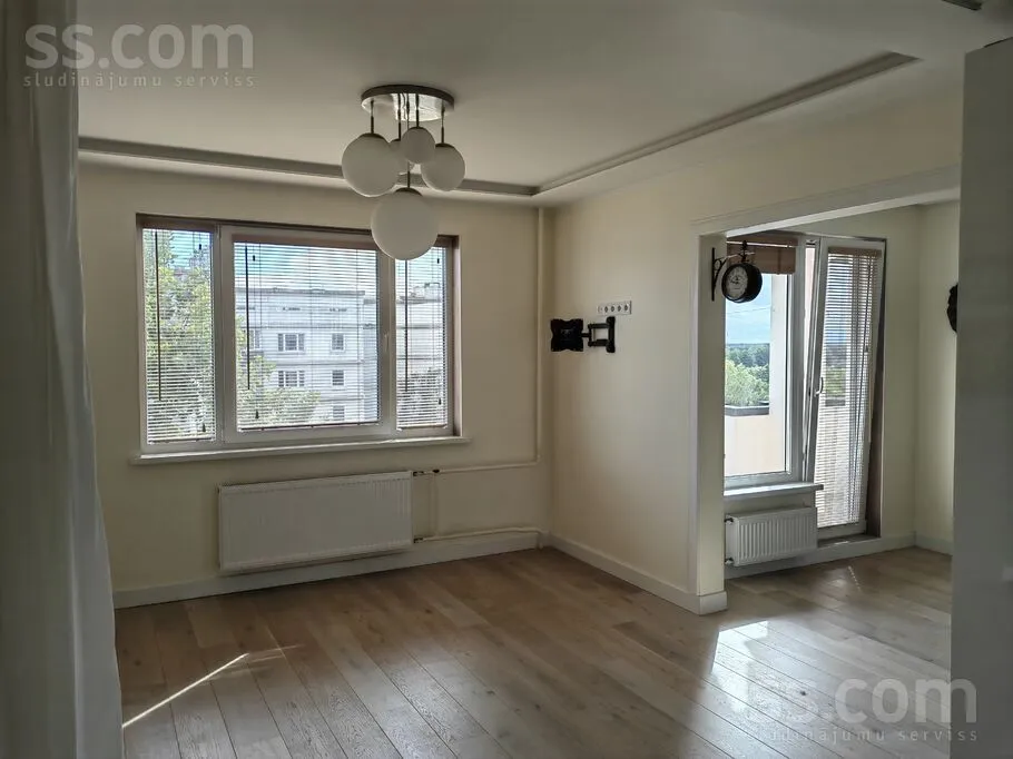 Elutuba - Modern Apartment with Balcony in Zolitūde, Riga