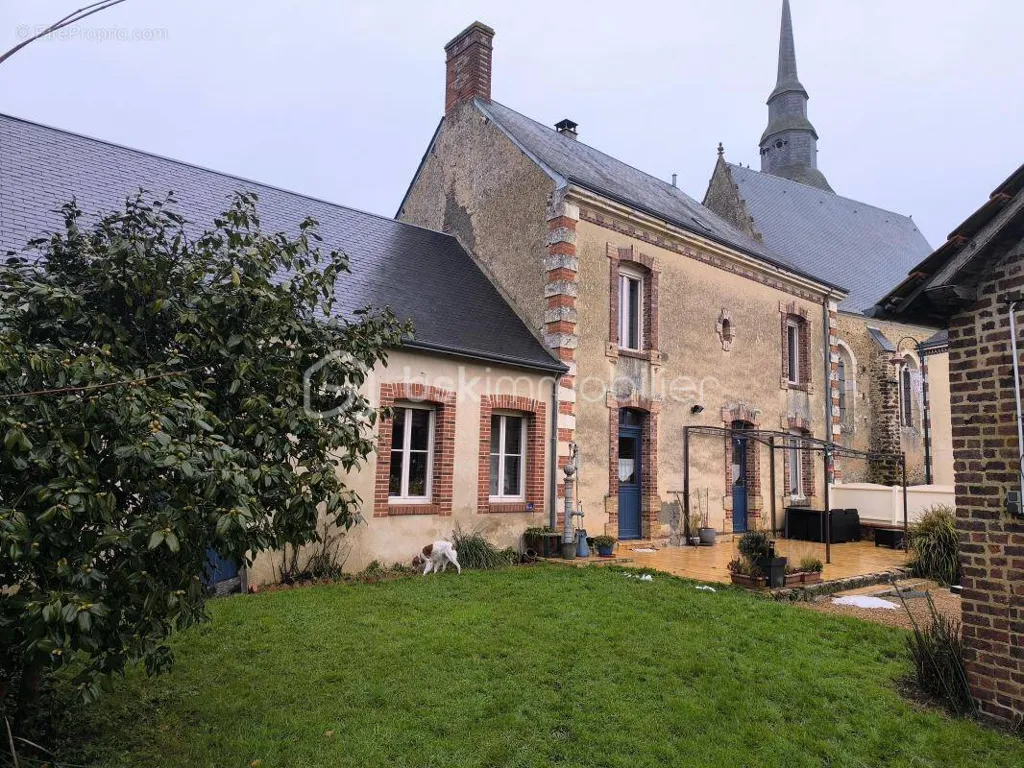 Extérieur - Maison de Bourg avec Terrasse et Jardin près de Saint-Calais
