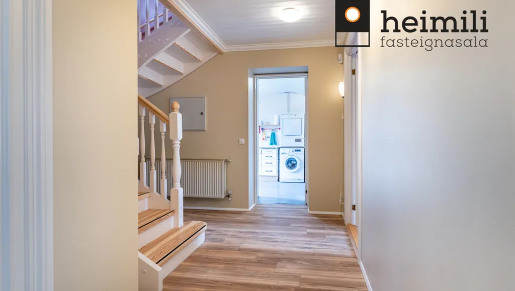 Esik - Detached House with Large Garage in Hafnarfjörður