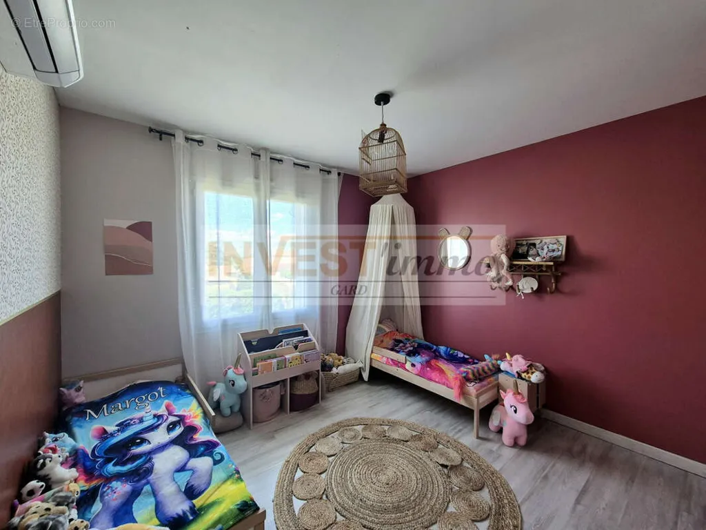 Magamistoad - Recent Villa with Garden in Quiet Location