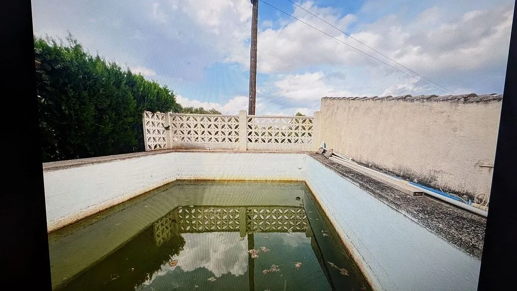 Bassein - Rustic House with Pool in Reis Catòlics